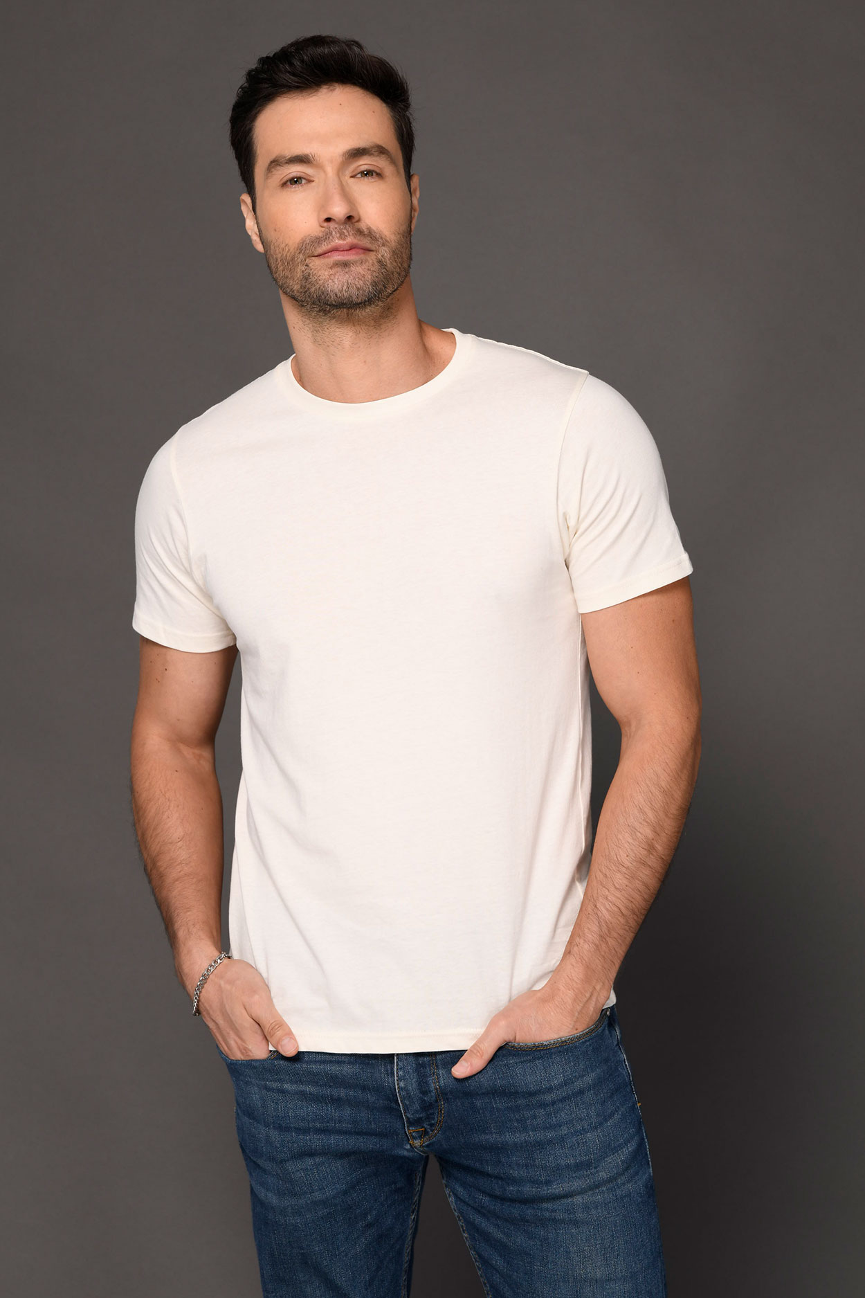 Adult Light Weight Side Seam Combed Tee – 300